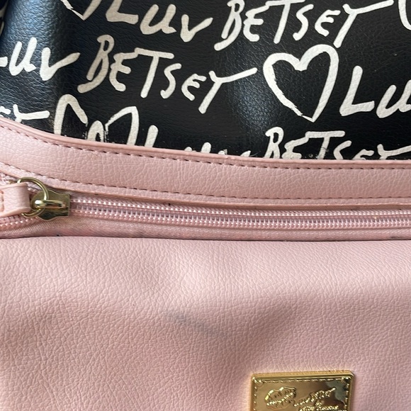 Betsy Johnson Luv   2 in 1 Backpack Purse  Black / Pink  Size Medium - Picture 14 of 16